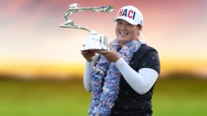 Yin wins her first LPGA title by beating No. 1 Vu in a playoff.