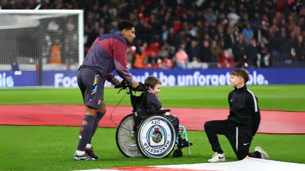 Before the game, Jude Bellingham had a sweet moment with an England character.
