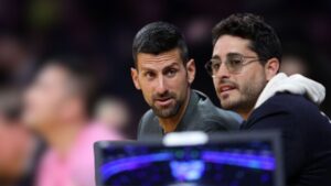 Novak Djokovic makes NBA stars look bad with an easy 3-pointer at the Lakers' home.